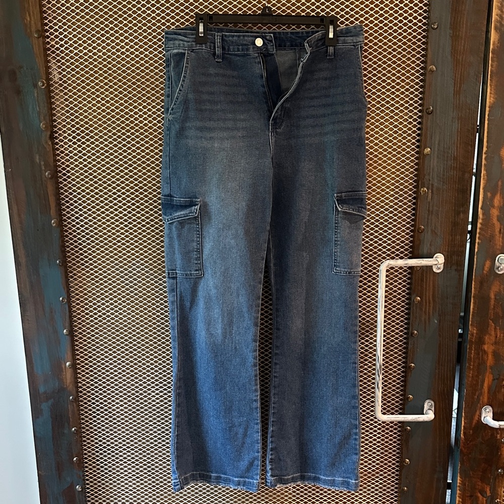 KanCan Women’s Relaxed Fit Jeans in  Blue Distressed Look